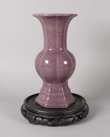 Chinese fine crackled vase