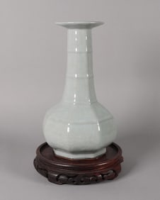 Chinese fine estate vase