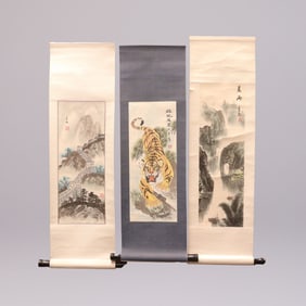Lots Chinese fine scrolls