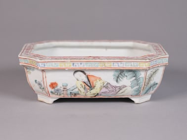 Chinese antique porcelain pot