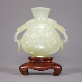 Chinese jade snuff bottle