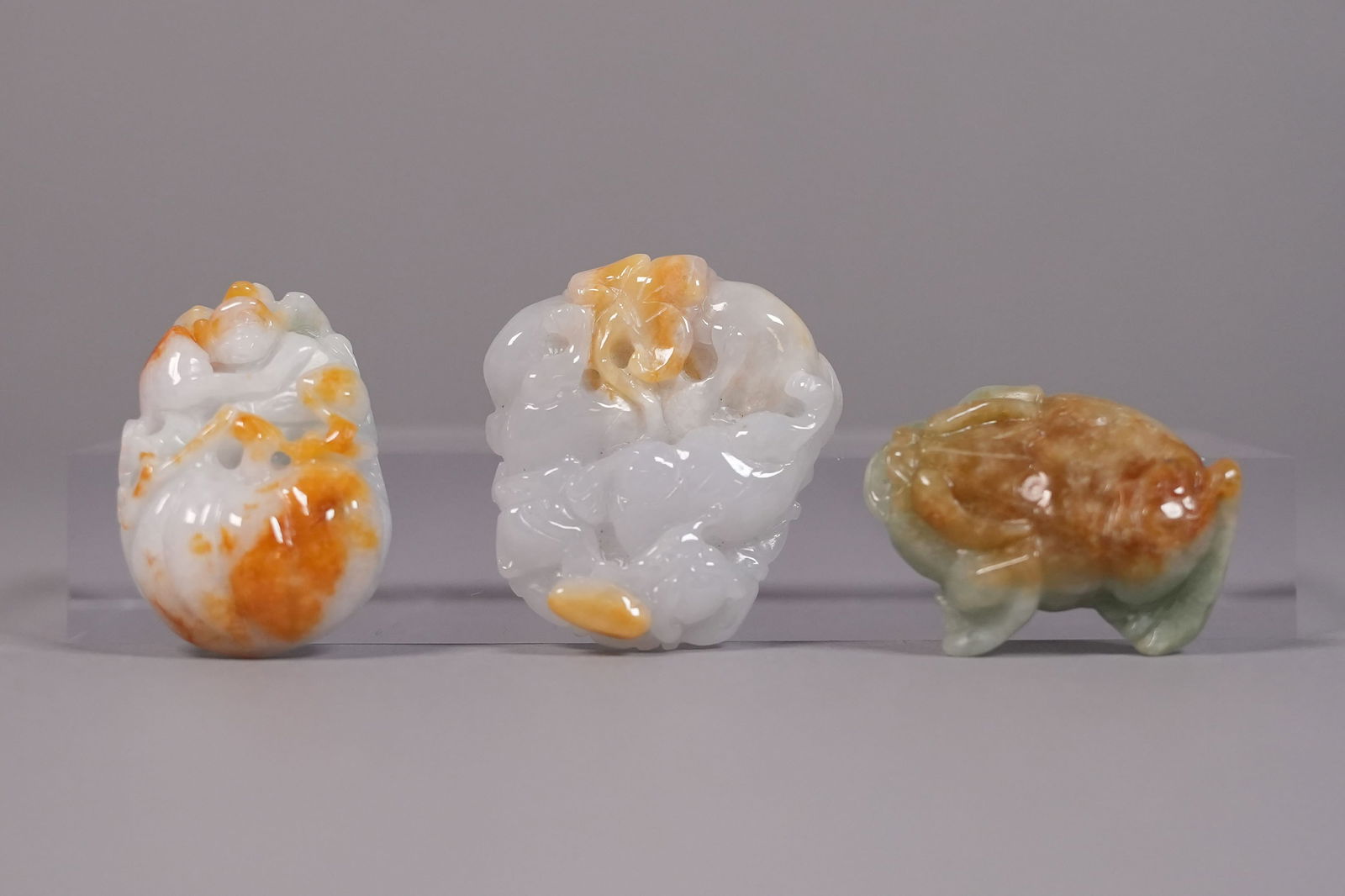Lots Chinese jadeite carvings (1 of 7)