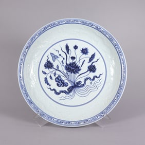 Chinese fine b/w charger plate