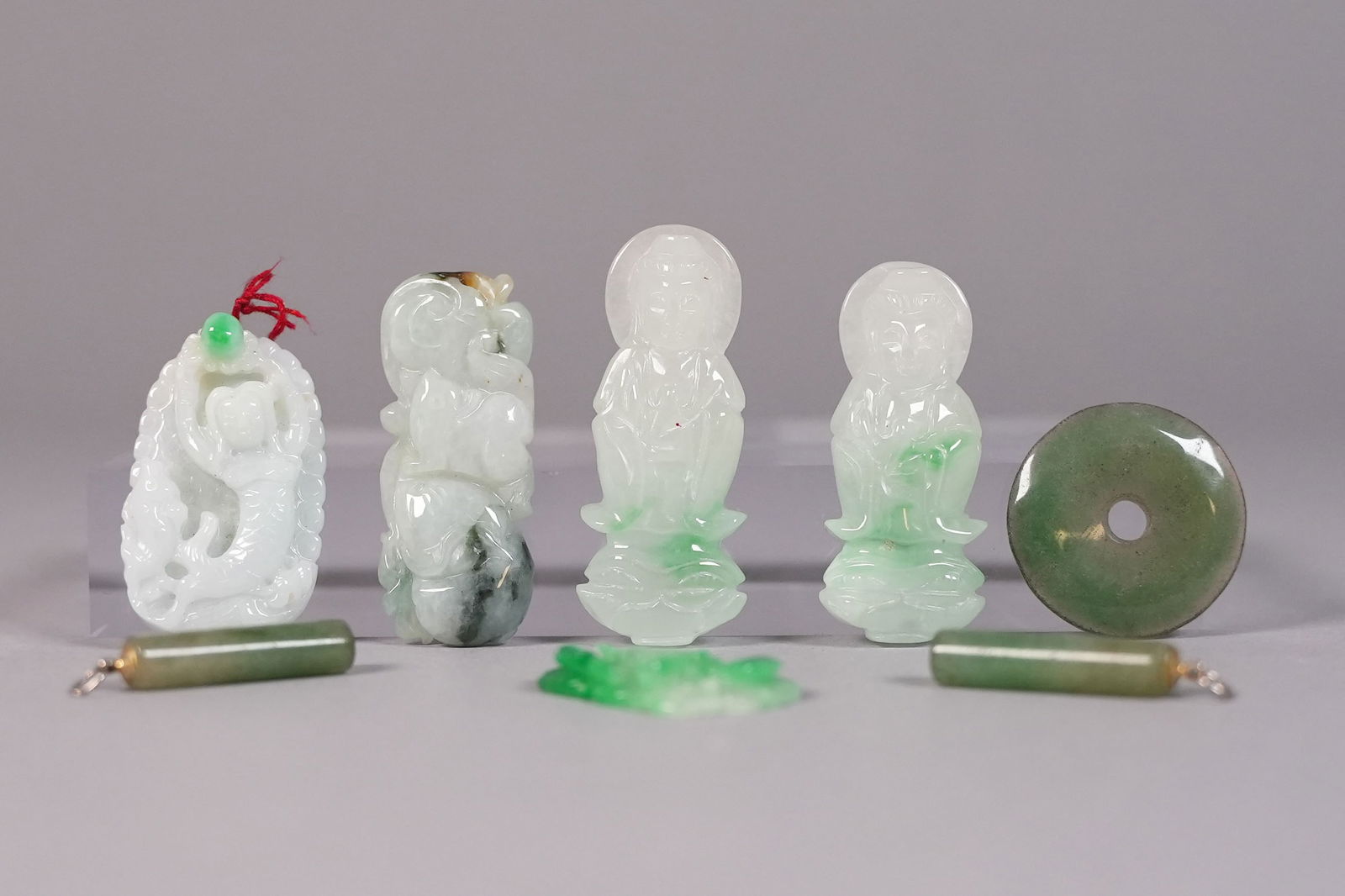 Lots Chinese jadeite carvings: Lots Chinese jadeite carvings.
