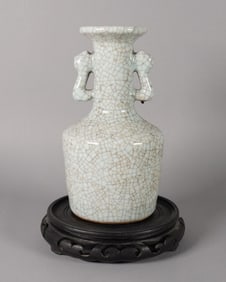 Chinese crackled vase