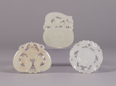 Lots Chinese jade carvings