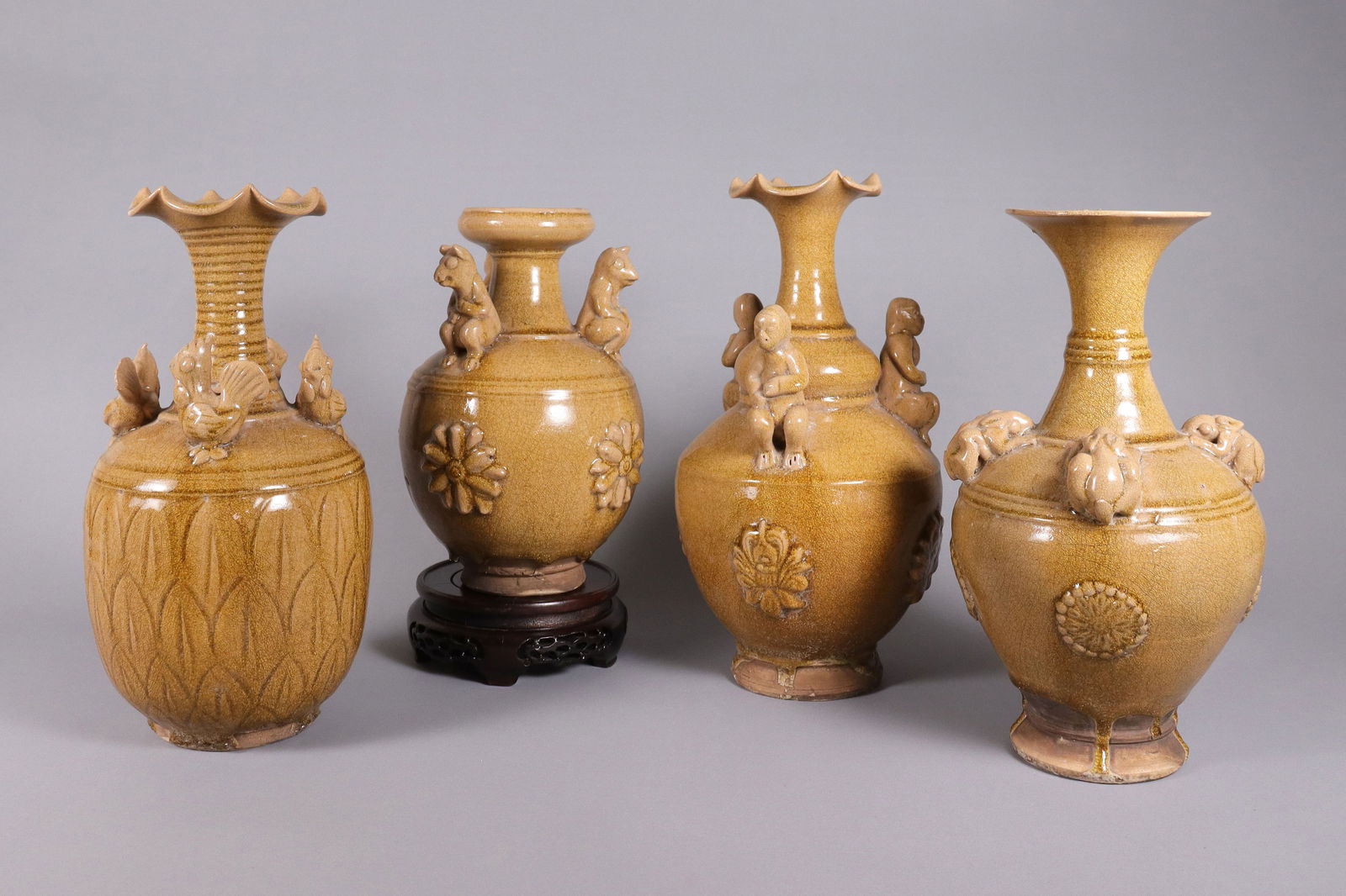 Lots Chinese pottery vase (1 of 9)