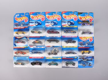 Lots Hot Wheels in packaging