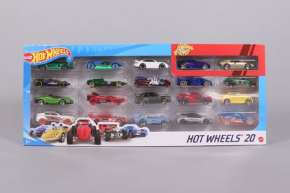 Lots Hot Wheels in packaging