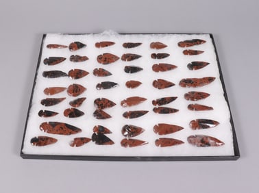 Lots vintage arrowheads