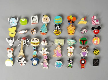 Lots vintage Disney pins