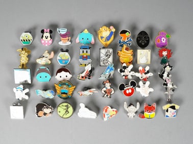 Lots vintage Disney pins