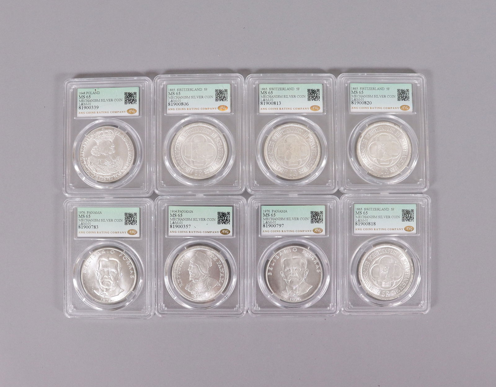 Lots world coins ungraded (1 of 5)