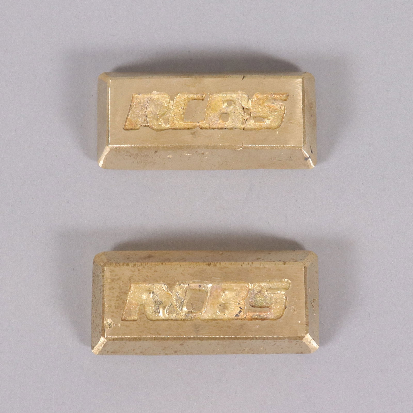 Lots fine ingots estate: Lots fine ingots estate, ungraded or authenticated. All sales are final, we do not guarantee any markings. No return.