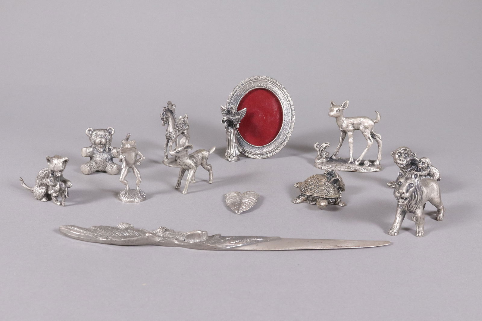 Lots vintage items estate (1 of 6)