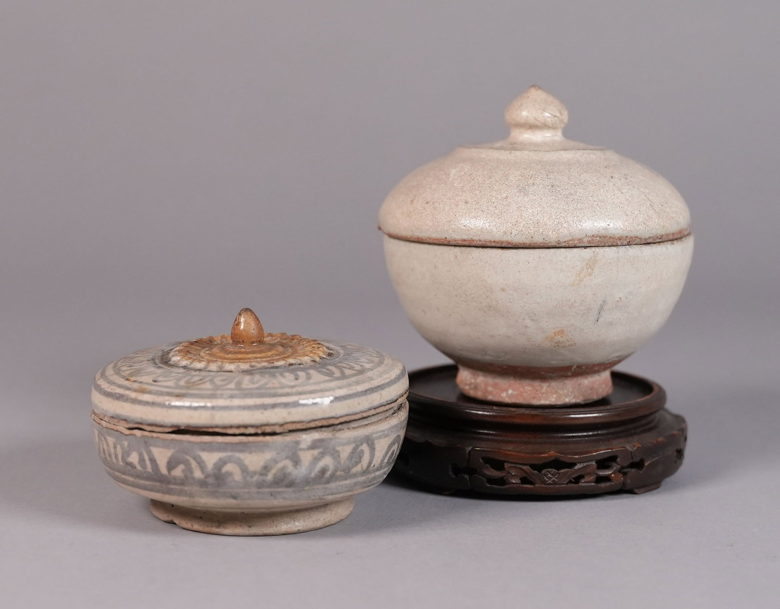 Lots Asian antique pottery: Lots Asian antique pottery, condition selling it as is, some has damamge. No return. Largest H: 4.3" x W: 4."