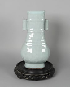 Chinese fine celadon vase