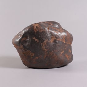 A heavy meteorite boulder ungraded