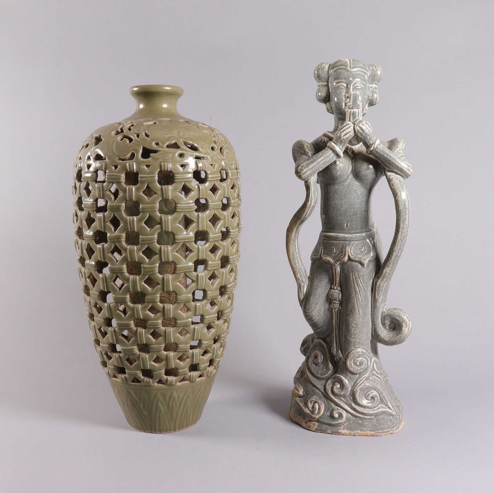 Lots Asian pottery items (1 of 7)