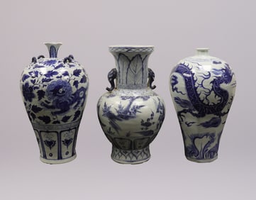 Chinese tall b/w dragon vase