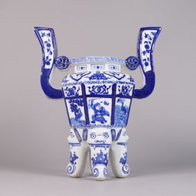Chinese b/w unusual vase