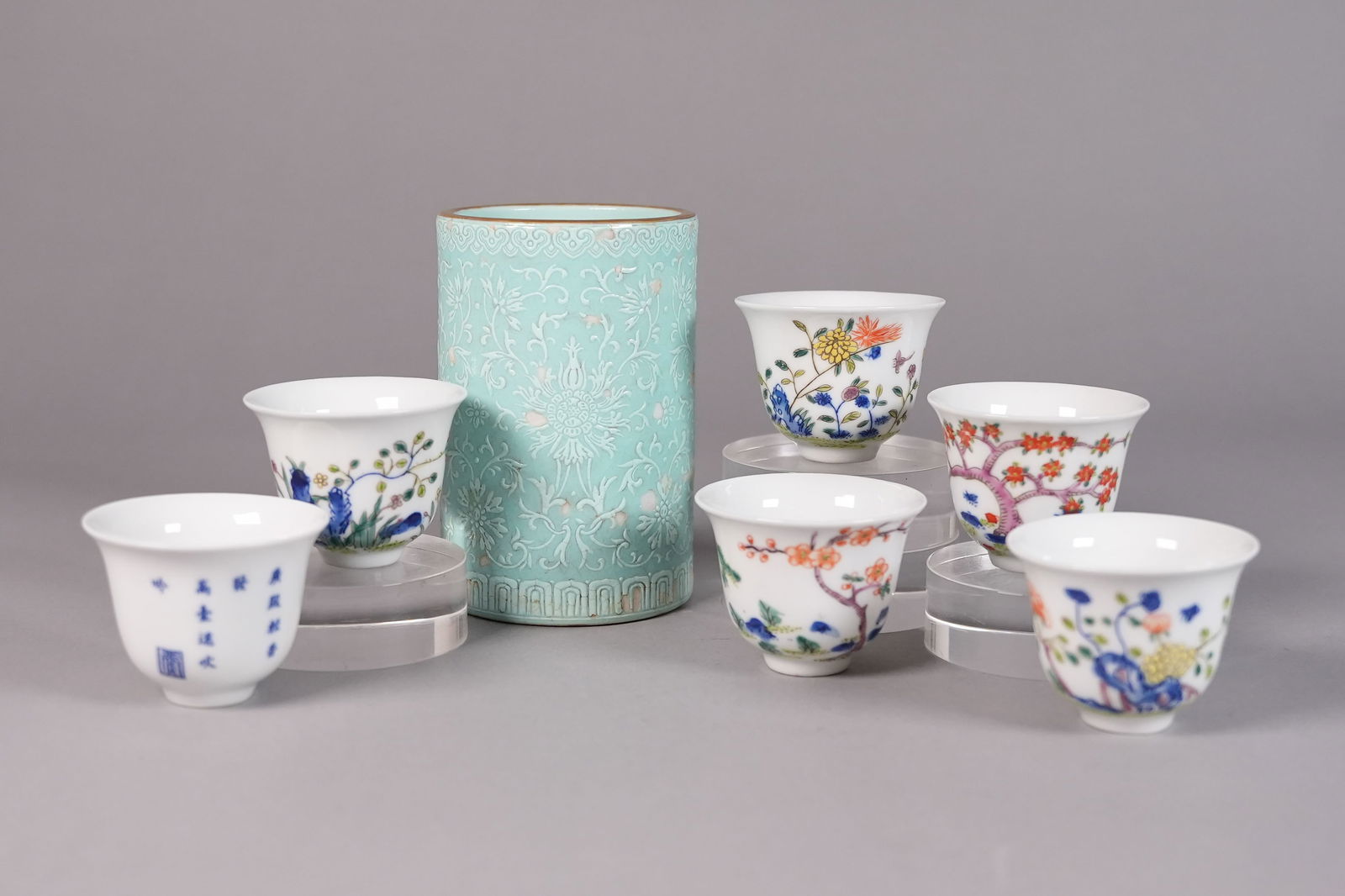 Lots Chinese fine porcelains (1 of 7)