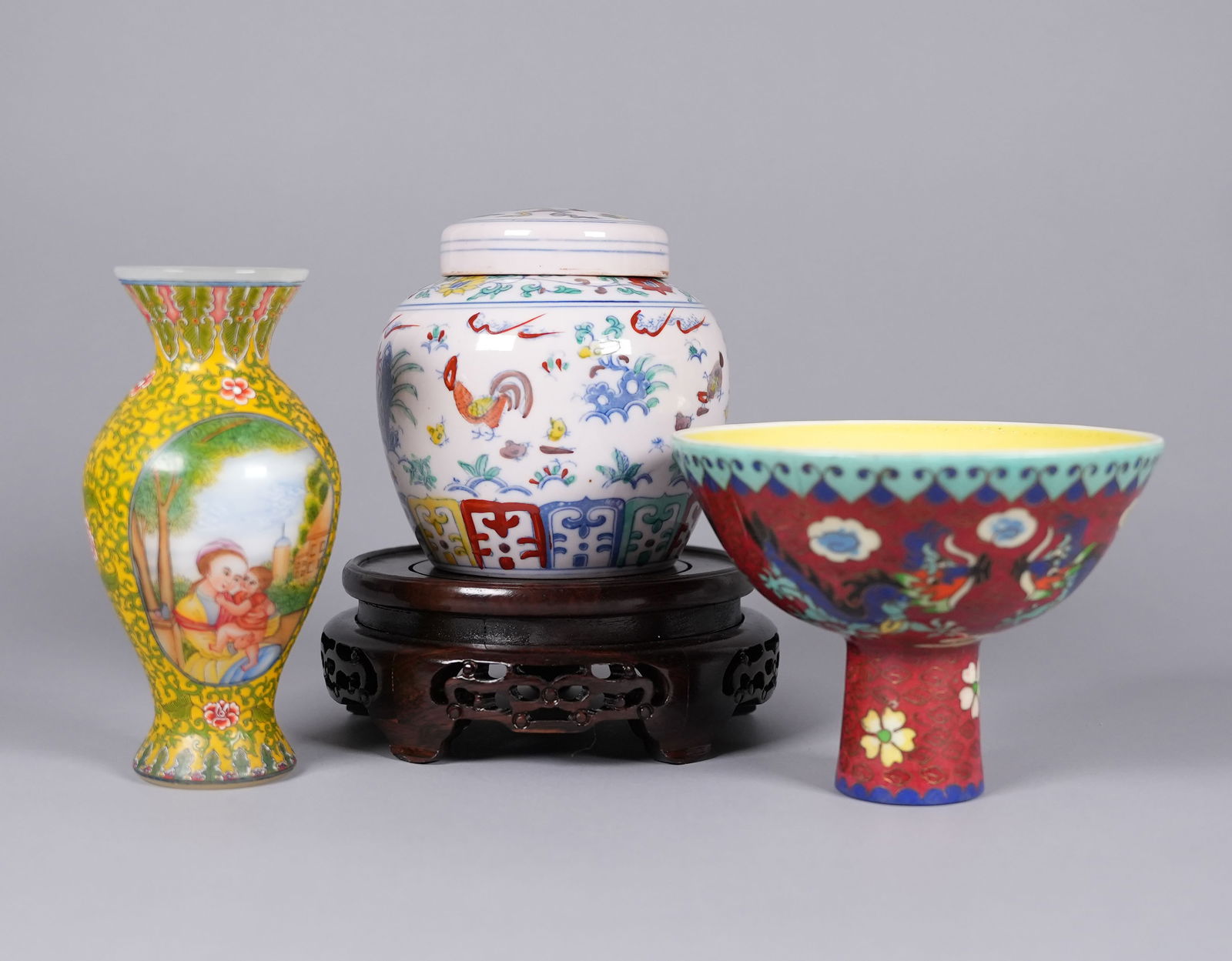 Lots Chinese estate vases: Lots Chinese fine estate vases, largest H: 6" x W: 3." From a major estate.