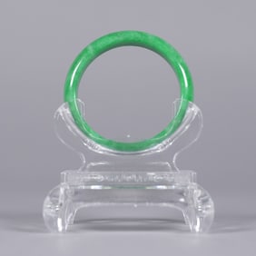 Chinese apple green bangle