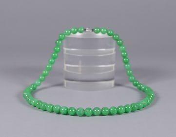 Chinese apple green necklace