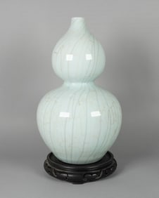 Chinese crackled gourd vase