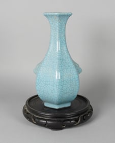 Chinese blue crackled vase