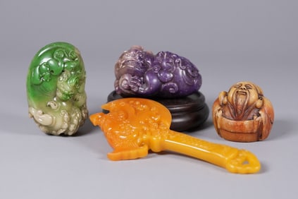 Lots Chinese carvings