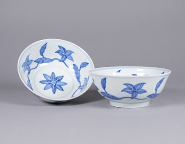 Lots Chinese b/w bowls