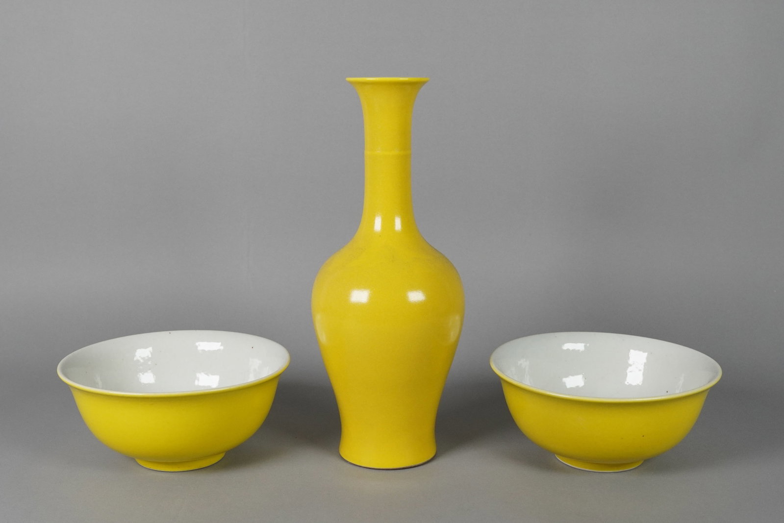 Lots Chinese yellow porcelains: Lots Chinese yellow porcelains, largest H: 10.7" x W: 4.2."
