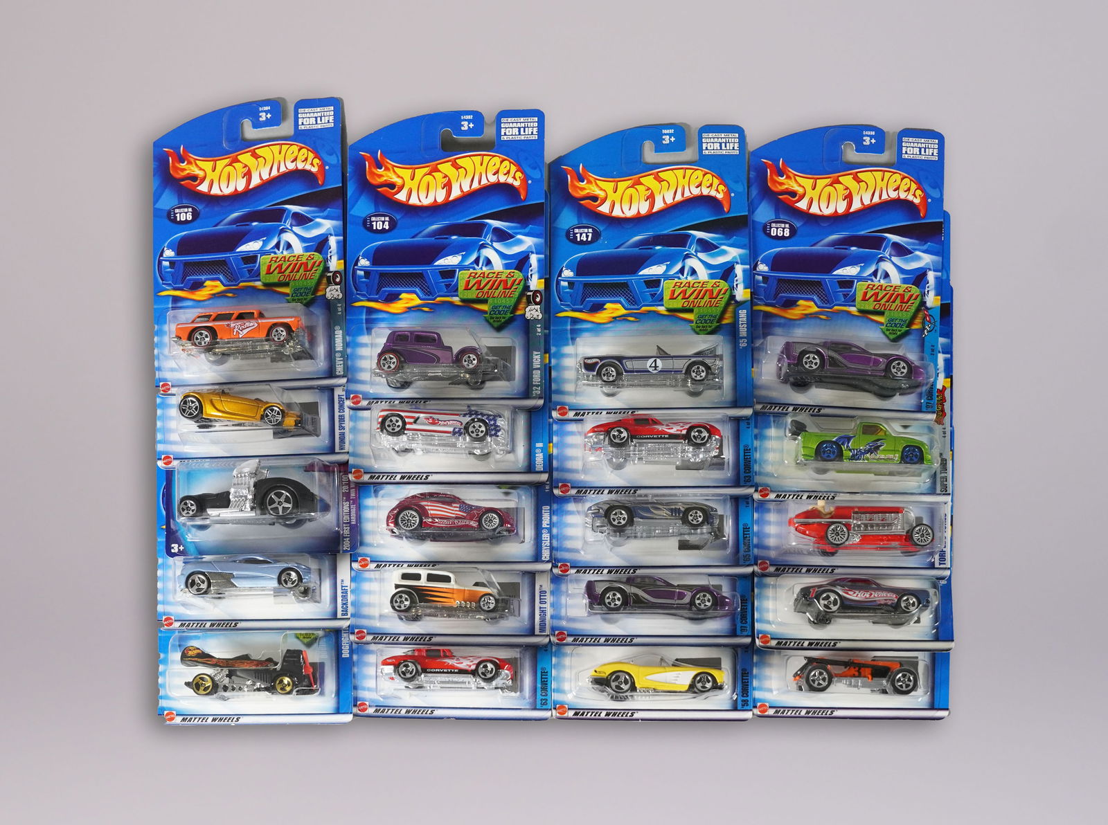 Lots Hot Wheels in packaging
