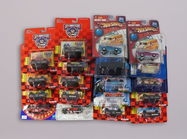 Lots vintage car toys