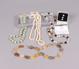 14 kt diamond pendants Akoya Pearls necklace