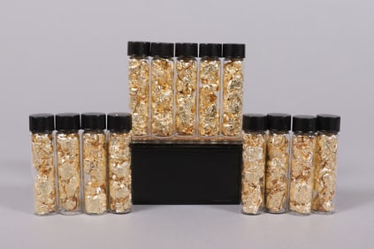 Lots gold flakes ungraded