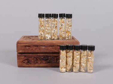 Lots gold flakes ungraded