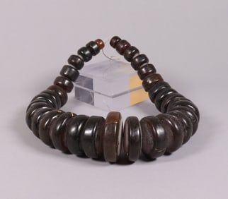 A possible amber necklace