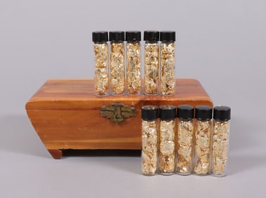 Lots gold flakes ungraded