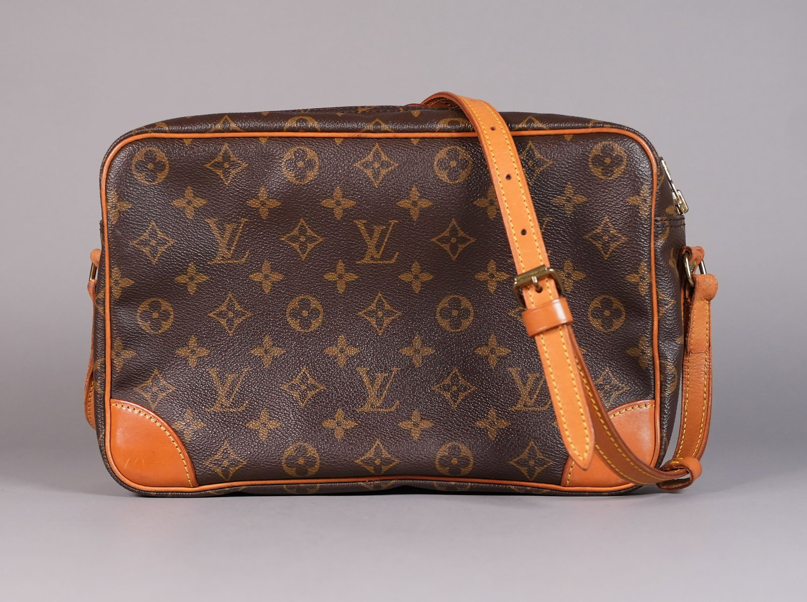 A LV style bag: A LV style bag.