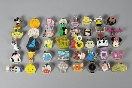 Lots vintage Disney pins