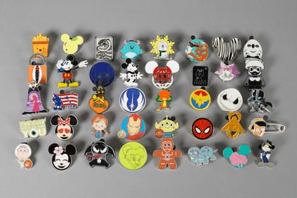 Lots vintage Disney pins
