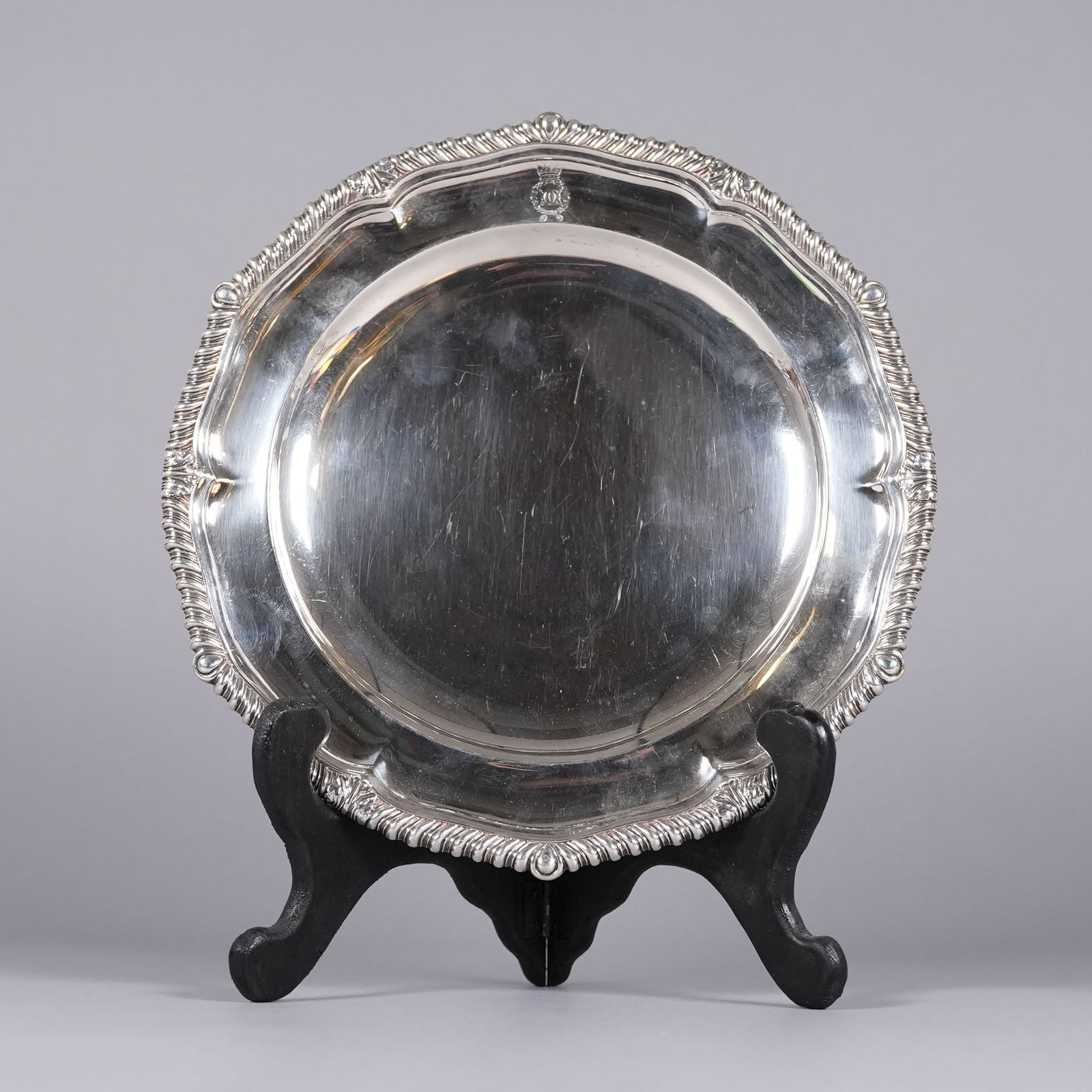 Paul Storr sterling fine antique platter: Paul Storr sterling fine antique platter. H: 0.7" x W: 10."