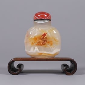 Chinese antique agate snuff bottle
