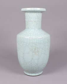 Chinese tall crackled vase