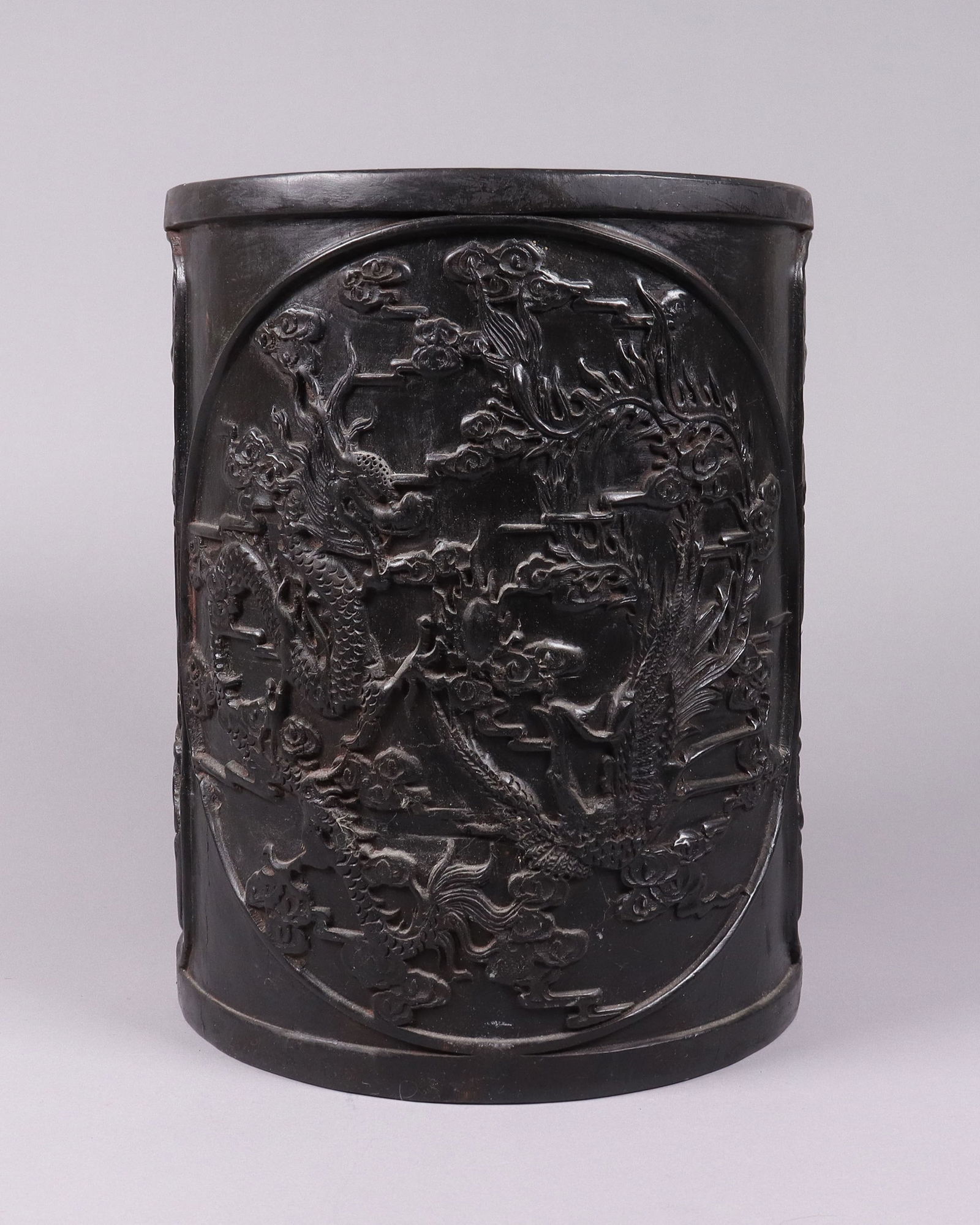 Chinese heavy brush pot: Chinese heavy brush pot. H: 10.31" x W: 8.1."