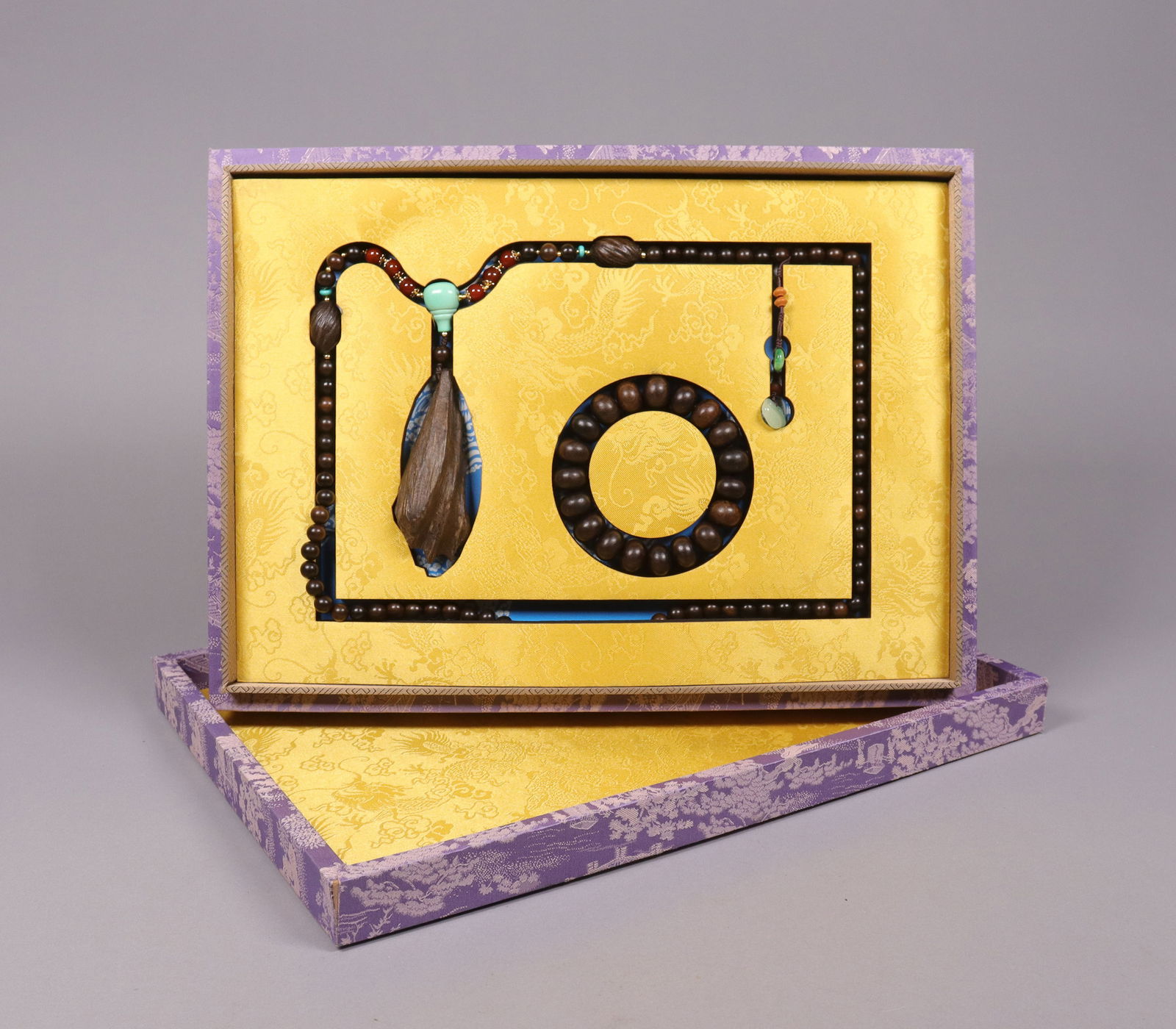 Chinese fine beaded items: Chinese fine beaded items.