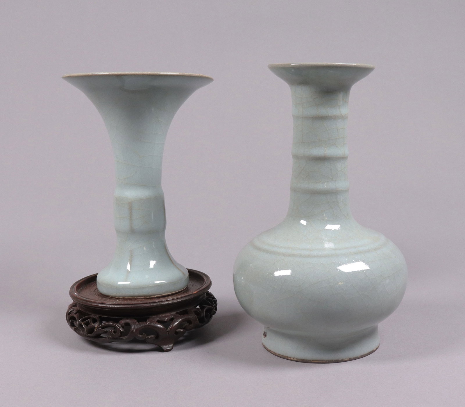 Lots Chinese fine celadon vase: Lots Chinese fine celadon vase, largest H: 7.74" x W: 5."